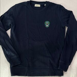 Unisex Classic Sweater w skull embroidery